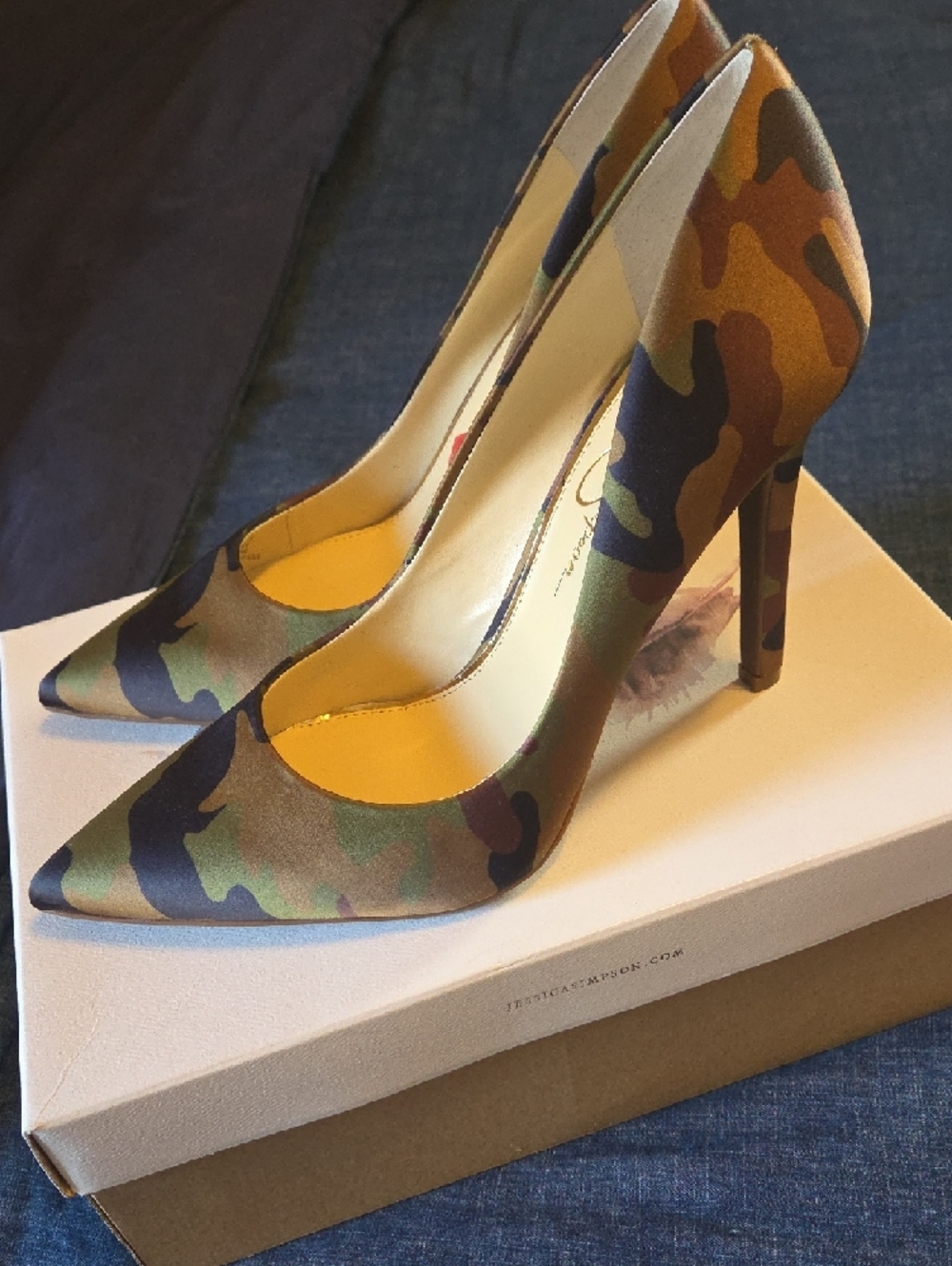 Jessica Simpson Camouflage Pointed-Toe Pumps in Green/Brown/Black - Picture 2 of 4
